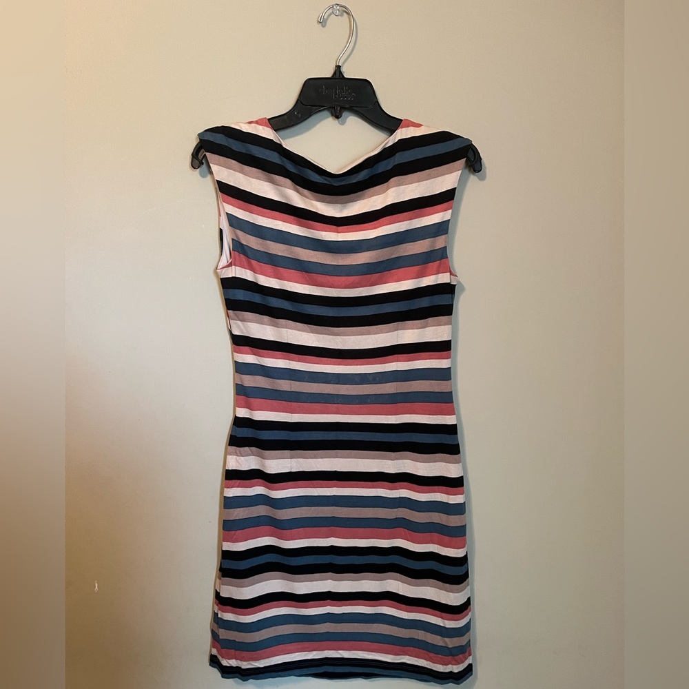 Loft Dress - Picture 2 of 4